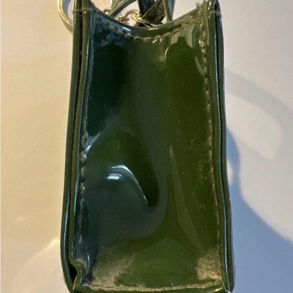 Harrods Glossy Green Tote Keychain - Picture 3 of 9